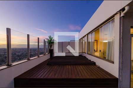 Apartamento à venda com 235m², 3 quartos e 3 vagas Apartamento à venda com 235m², 3 quartos e 3 vagasCobertura