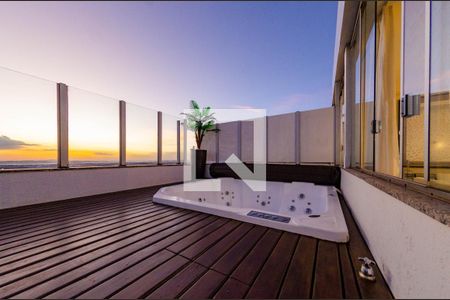 Apartamento à venda com 235m², 3 quartos e 3 vagas Apartamento à venda com 235m², 3 quartos e 3 vagasCobertura