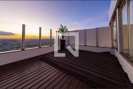 Apartamento à venda com 235m², 3 quartos e 3 vagas Apartamento à venda com 235m², 3 quartos e 3 vagasCobertura