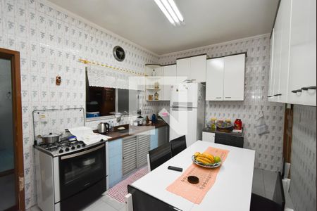 Casa à venda com 180m², 3 quartos e 2 vagasCozinha 