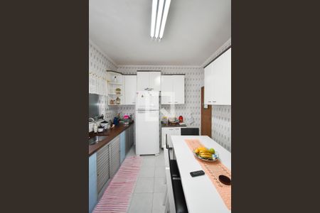 Casa à venda com 180m², 3 quartos e 2 vagasCozinha 