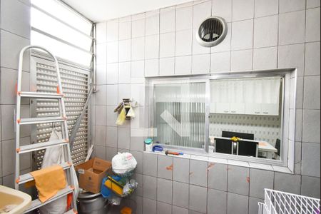 Casa à venda com 180m², 3 quartos e 2 vagasChurrasqueira