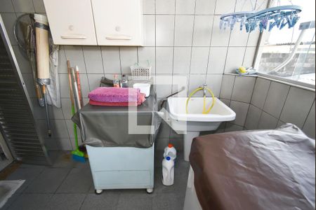 Casa à venda com 180m², 3 quartos e 2 vagasLavanderia 