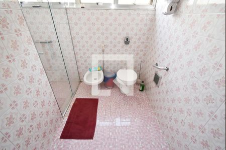 Casa à venda com 180m², 3 quartos e 2 vagasBanheiro 1