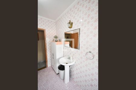 Casa à venda com 180m², 3 quartos e 2 vagasBanheiro 1