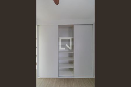 Apartamento à venda com 108m², 3 quartos e 2 vagasSuíte - Armário