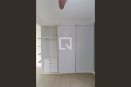 Apartamento à venda com 108m², 3 quartos e 2 vagasSuíte - Armário