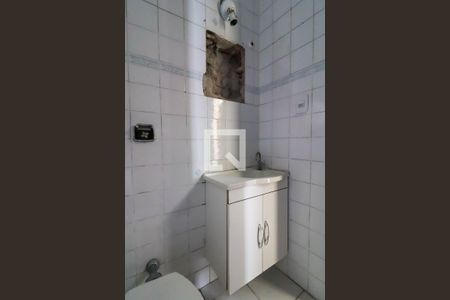 Casa para alugar com 120m², 2 quartos e 2 vagas Casa para alugar com 120m², 2 quartos e 2 vagasBanheiro