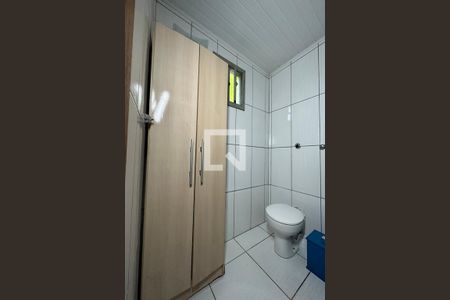 Casa à venda com 240m², 2 quartos e 2 vagasBanheiro 2