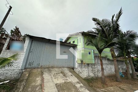 Casa à venda com 240m², 2 quartos e 2 vagasFachada