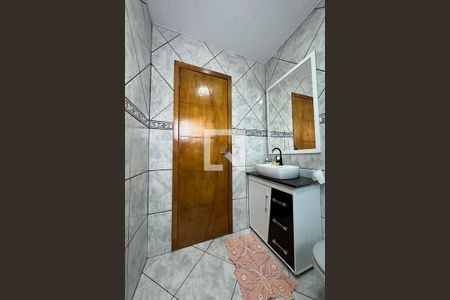 Casa à venda com 240m², 2 quartos e 2 vagasBanheiro 1