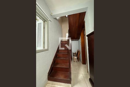 Escada de casa à venda com 2 quartos, 240m² em Canudos, Novo Hamburgo