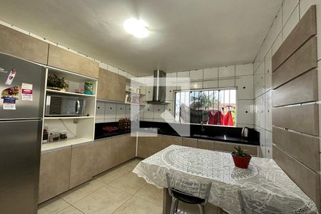 Casa à venda com 240m², 2 quartos e 2 vagasCozinha