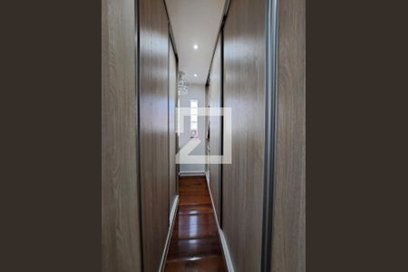 Casa à venda com 270m², 3 quartos e 2 vagas Casa à venda com 270m², 3 quartos e 2 vagasCloset - Suite