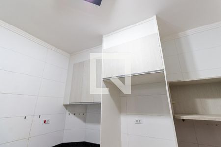 Casa de condomínio para alugar com 110m², 2 quartos e 2 vagasCozinha - Armários