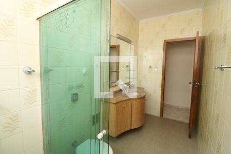 Casa à venda com 134m², 4 quartos e 2 vagasBanheiro