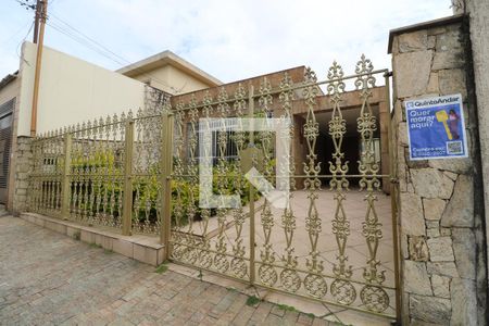 Casa à venda com 134m², 4 quartos e 2 vagasFachada