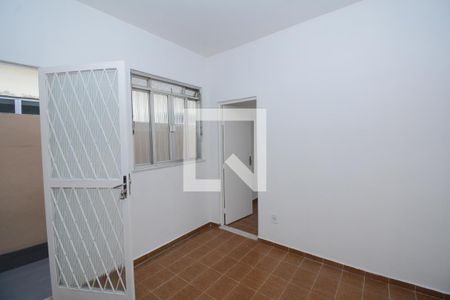 Sala de casa para alugar com 1 quarto, 52m² em Brás de Pina, Rio de Janeiro