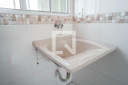 Área de serviço
 de apartamento para alugar com 2 quartos, 42m² em Parque Cisper, São Paulo