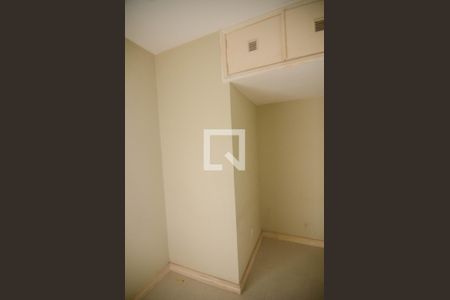 Apartamento à venda com 306m², 3 quartos e 1 vaga Apartamento à venda com 306m², 3 quartos e 1 vagaQuarto de Serviço 2