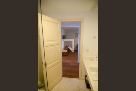Apartamento à venda com 306m², 3 quartos e 1 vaga Apartamento à venda com 306m², 3 quartos e 1 vagaBanheiro