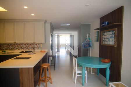 Apartamento à venda com 306m², 3 quartos e 1 vaga Apartamento à venda com 306m², 3 quartos e 1 vagaCozinha