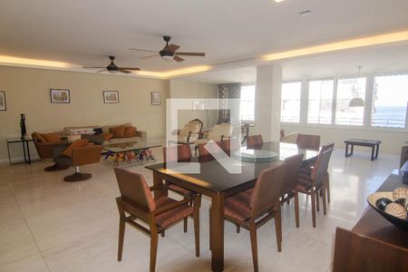 Apartamento à venda com 306m², 3 quartos e 1 vaga Apartamento à venda com 306m², 3 quartos e 1 vagaSala