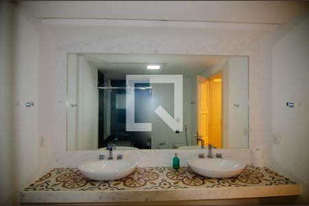 Apartamento à venda com 306m², 3 quartos e 1 vaga Apartamento à venda com 306m², 3 quartos e 1 vagaBanheiro do Quarto 3