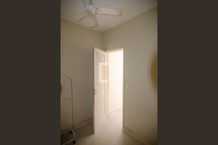 Apartamento à venda com 306m², 3 quartos e 1 vaga Apartamento à venda com 306m², 3 quartos e 1 vagaQuarto de Serviço 2