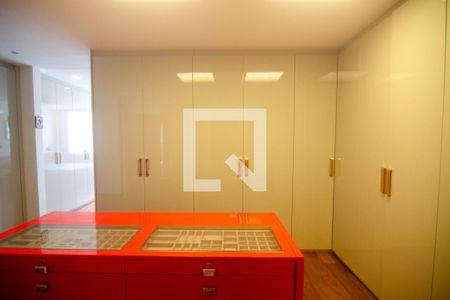 Apartamento à venda com 306m², 3 quartos e 1 vaga Apartamento à venda com 306m², 3 quartos e 1 vagaQuarto 3