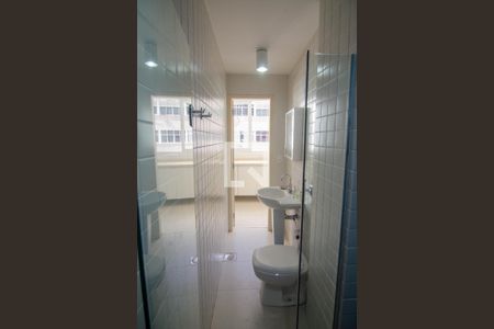 Apartamento à venda com 306m², 3 quartos e 1 vaga Apartamento à venda com 306m², 3 quartos e 1 vagaBanheiro de Serviço