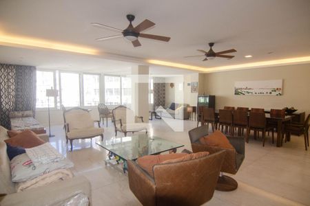 Apartamento à venda com 306m², 3 quartos e 1 vaga Apartamento à venda com 306m², 3 quartos e 1 vagaSala