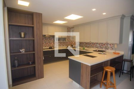 Apartamento à venda com 306m², 3 quartos e 1 vaga Apartamento à venda com 306m², 3 quartos e 1 vagaCozinha