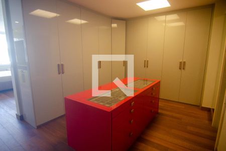 Apartamento à venda com 306m², 3 quartos e 1 vaga Apartamento à venda com 306m², 3 quartos e 1 vagaQuarto 3