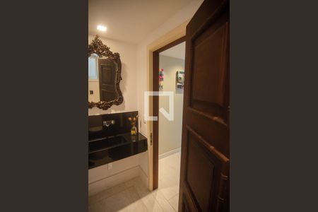 Apartamento à venda com 306m², 3 quartos e 1 vaga Apartamento à venda com 306m², 3 quartos e 1 vagaLavabo