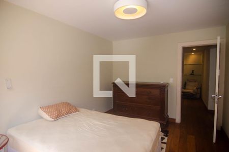 Apartamento à venda com 306m², 3 quartos e 1 vaga Apartamento à venda com 306m², 3 quartos e 1 vagaQuarto 1