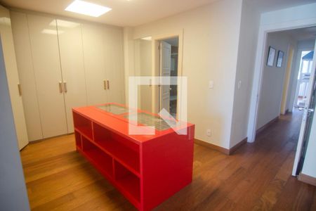 Apartamento à venda com 306m², 3 quartos e 1 vaga Apartamento à venda com 306m², 3 quartos e 1 vagaQuarto 3
