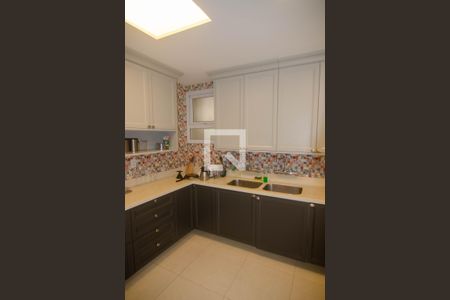 Apartamento à venda com 306m², 3 quartos e 1 vaga Apartamento à venda com 306m², 3 quartos e 1 vagaCozinha