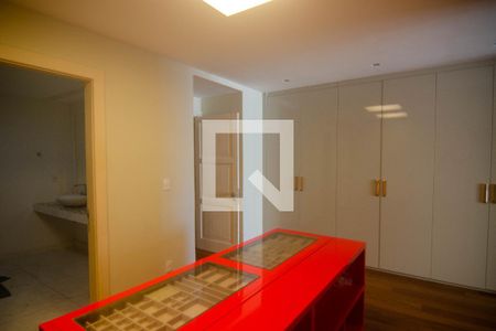 Apartamento à venda com 306m², 3 quartos e 1 vaga Apartamento à venda com 306m², 3 quartos e 1 vagaQuarto 3