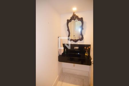 Apartamento à venda com 306m², 3 quartos e 1 vaga Apartamento à venda com 306m², 3 quartos e 1 vagaLavabo