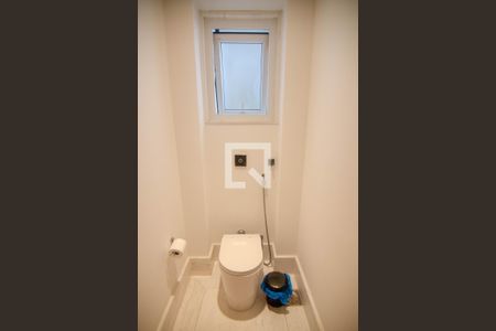 Apartamento à venda com 306m², 3 quartos e 1 vaga Apartamento à venda com 306m², 3 quartos e 1 vagaLavabo