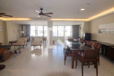 Apartamento à venda com 306m², 3 quartos e 1 vaga Apartamento à venda com 306m², 3 quartos e 1 vagaSala