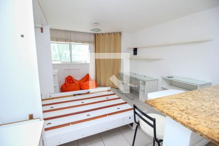 Quarto de kitnet/studio para alugar com 1 quarto, 32m² em Centro, Rio de Janeiro