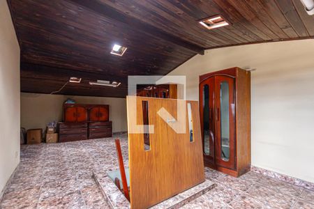 Casa à venda com 172m², 3 quartos e 2 vagasSótão