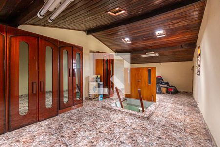 Casa à venda com 172m², 3 quartos e 2 vagasSótão