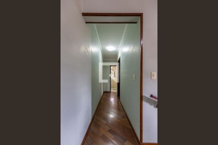 Casa à venda com 172m², 3 quartos e 2 vagasCorredor Dormitórios