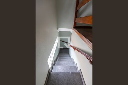 Escada Dormitórios de casa à venda com 3 quartos, 172m² em Vila Humaita, Santo André