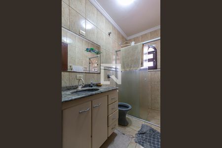 Casa à venda com 172m², 3 quartos e 2 vagasBanheiro