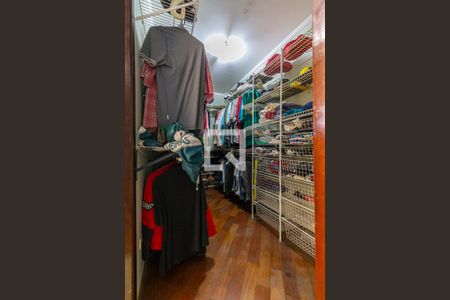 Casa à venda com 172m², 3 quartos e 2 vagasCloset da Suite
