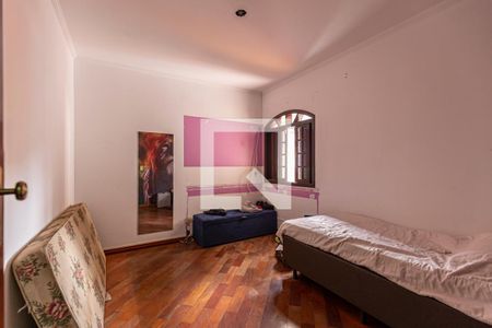 Casa à venda com 172m², 3 quartos e 2 vagasQuarto 1